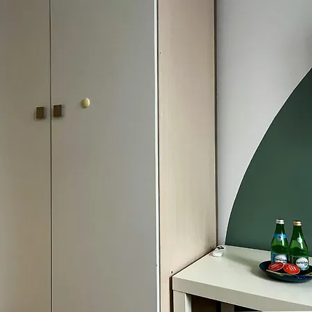 Hostel Shape&color Premium Warschau