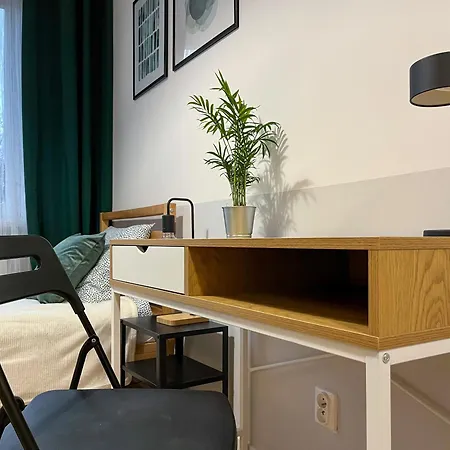 Shape&color Premium Hostel