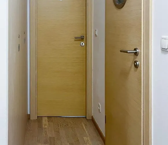 Shape&color Premium Hostel *